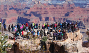 Grand Canyon Crowds - Bets time to Hike the Grand Canyon