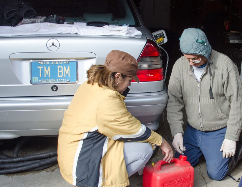 How to Siphon Gas