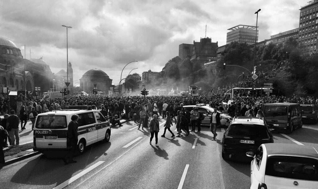How to Survive City Riots and Emergencies